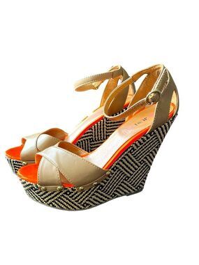 JustFab Beige Black Orange Platform Sandals Size 7